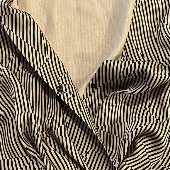 Dynamite Dress - Picture 3 of 9